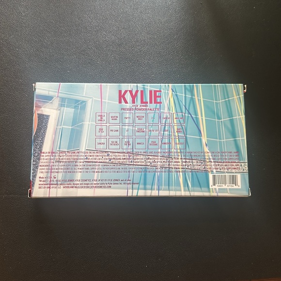 Kylie Birthday Sipping Pretty Palette - Picture 3 of 3